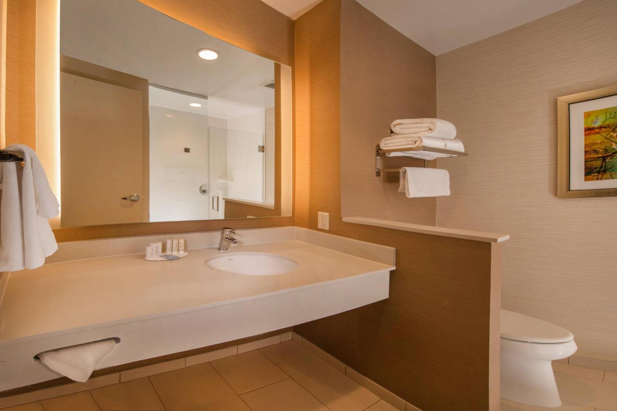 Hotel Fairfield & By Marriott 3*