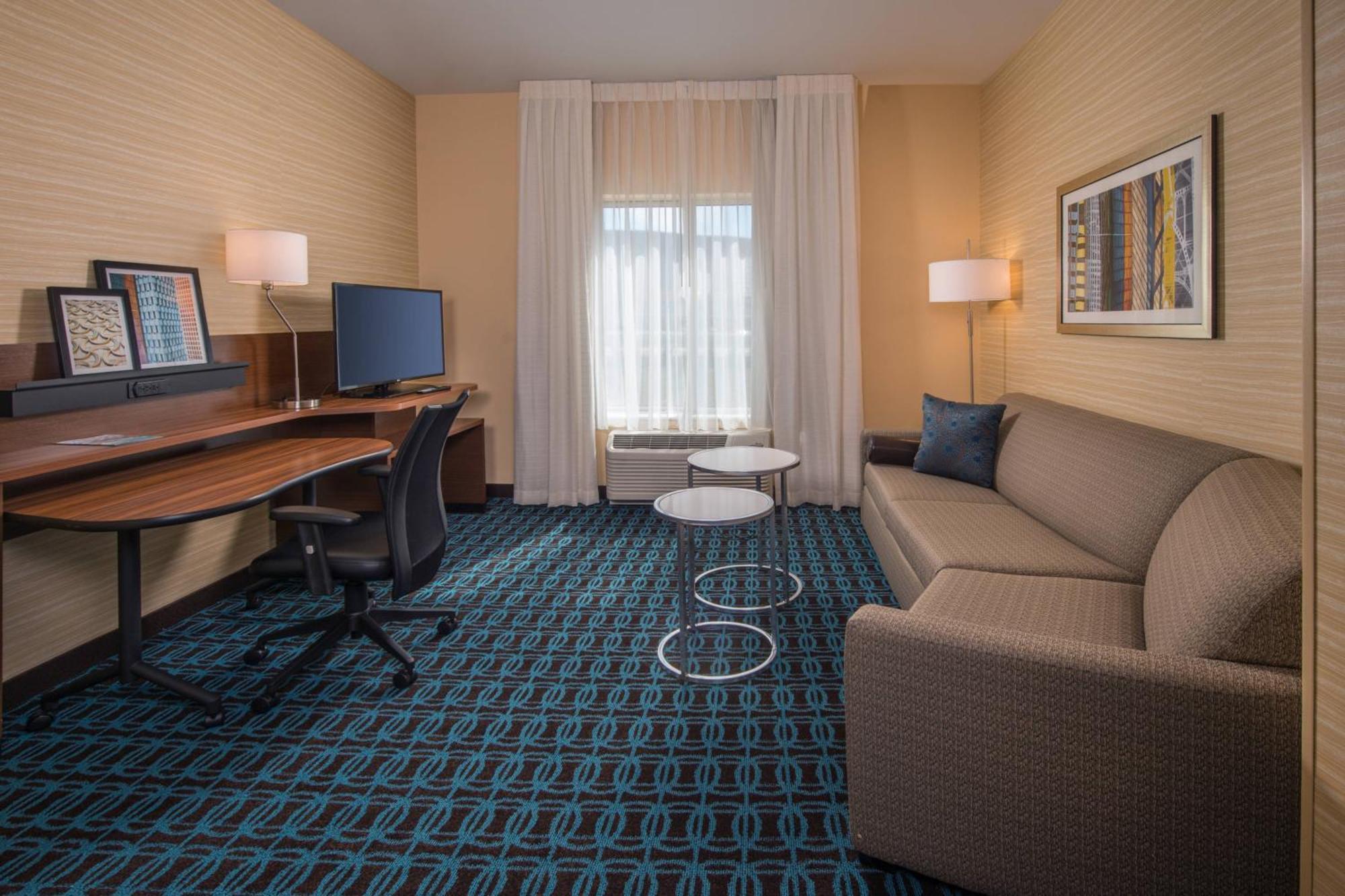 Hotel Fairfield & By Marriott Altoona