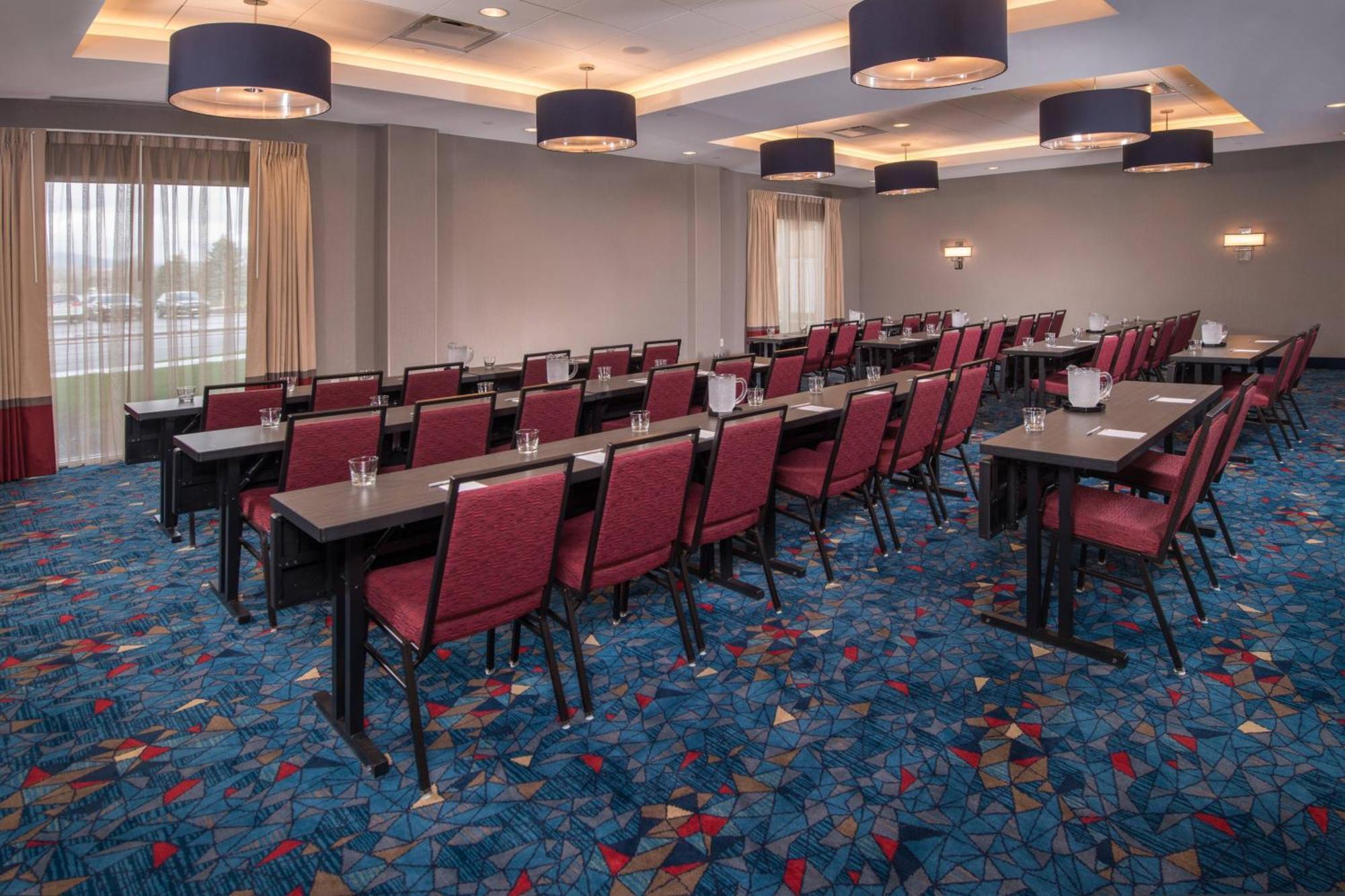 Fairfield & By Marriott Hotel 3*